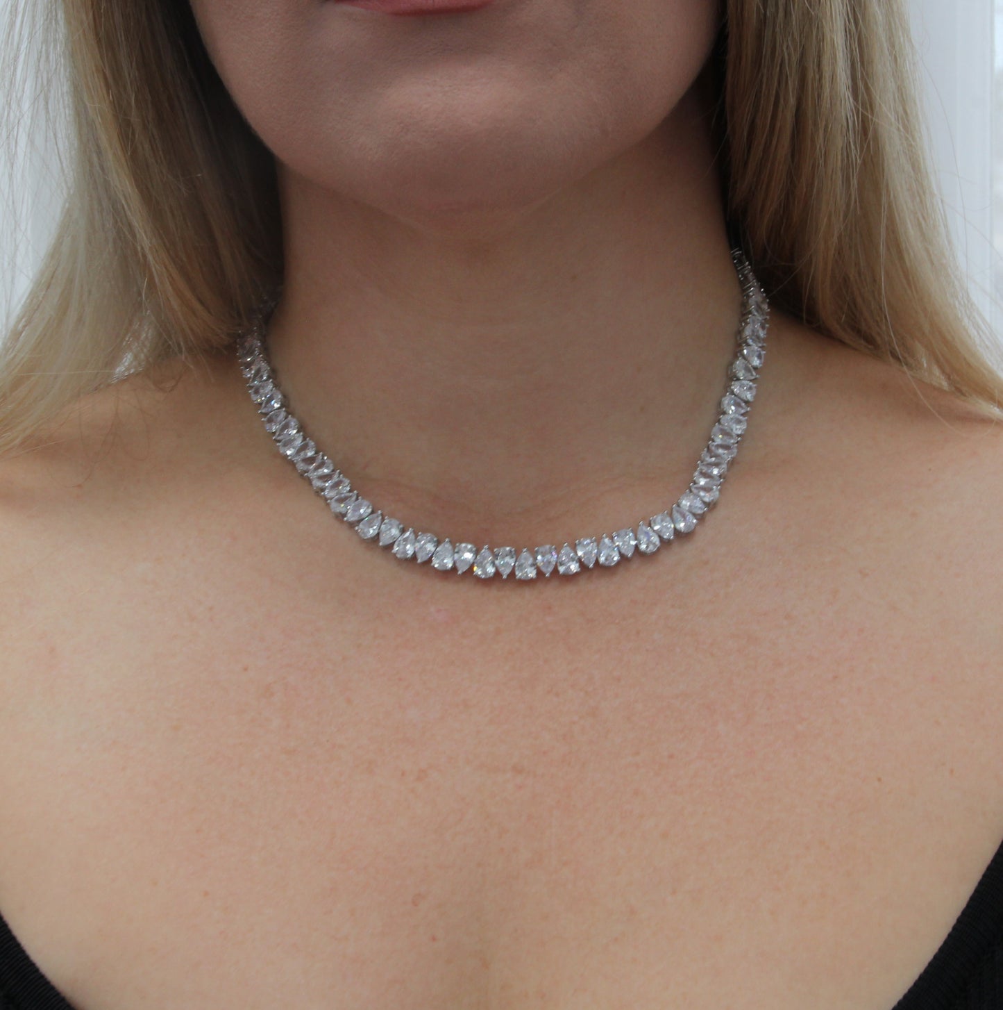 Eleganza silver choker with white zirconia