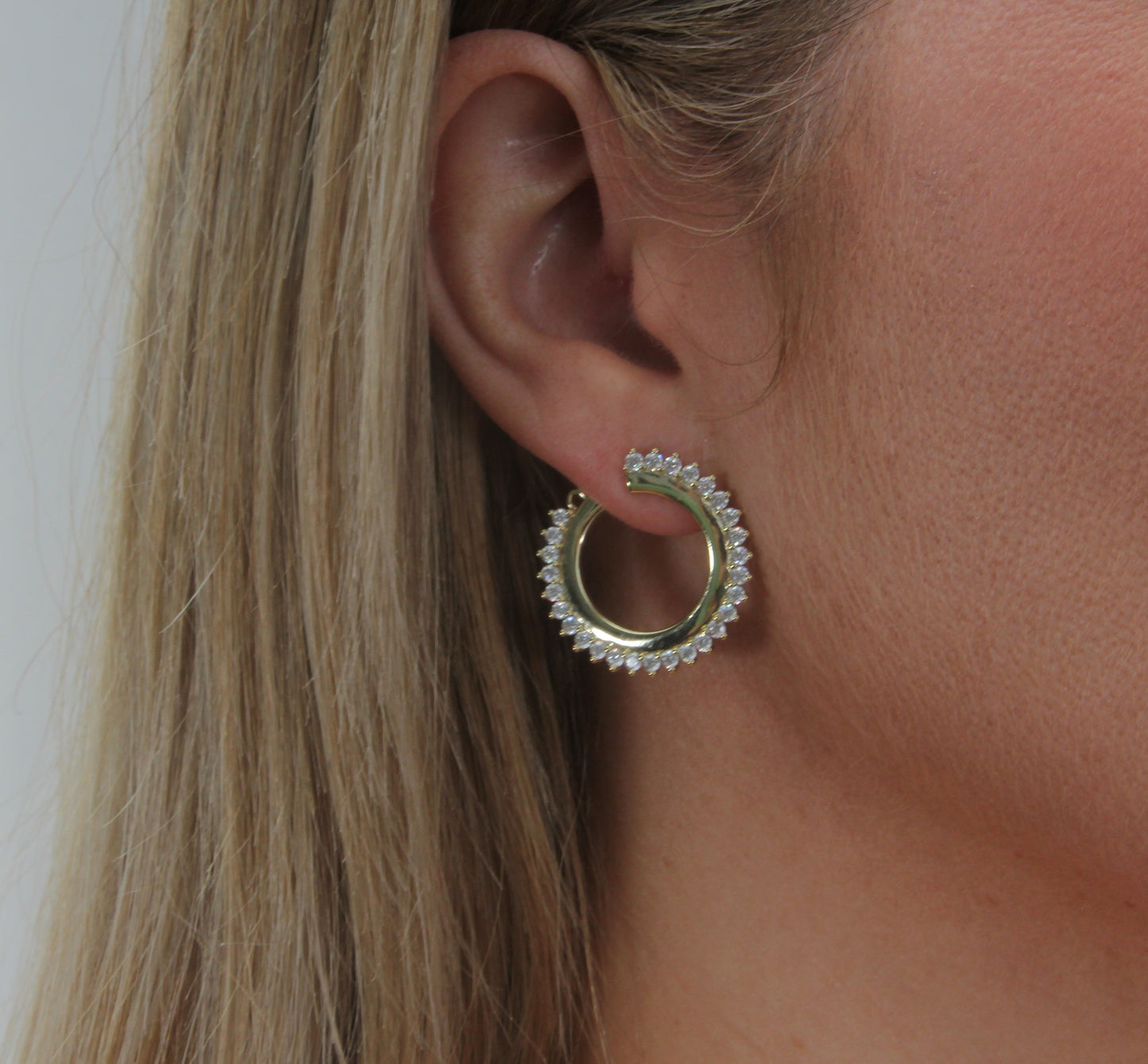 Crown white zirconia hoops