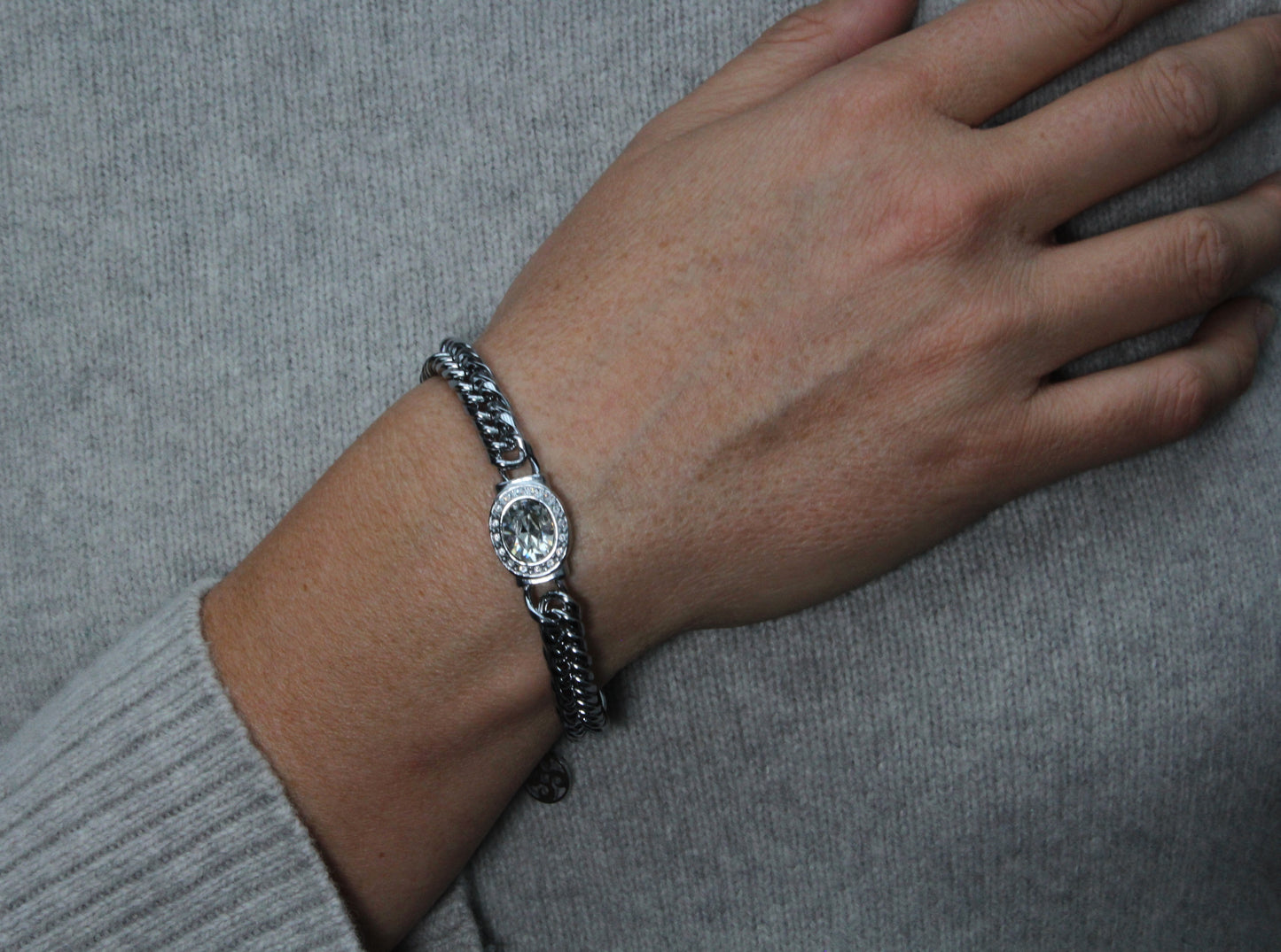 Extravaganza silver bracelet with white crystals